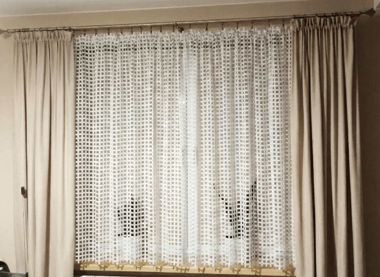 Salon Haft – Firany na wymiar Pilzno, eleganckie firany do salonu
