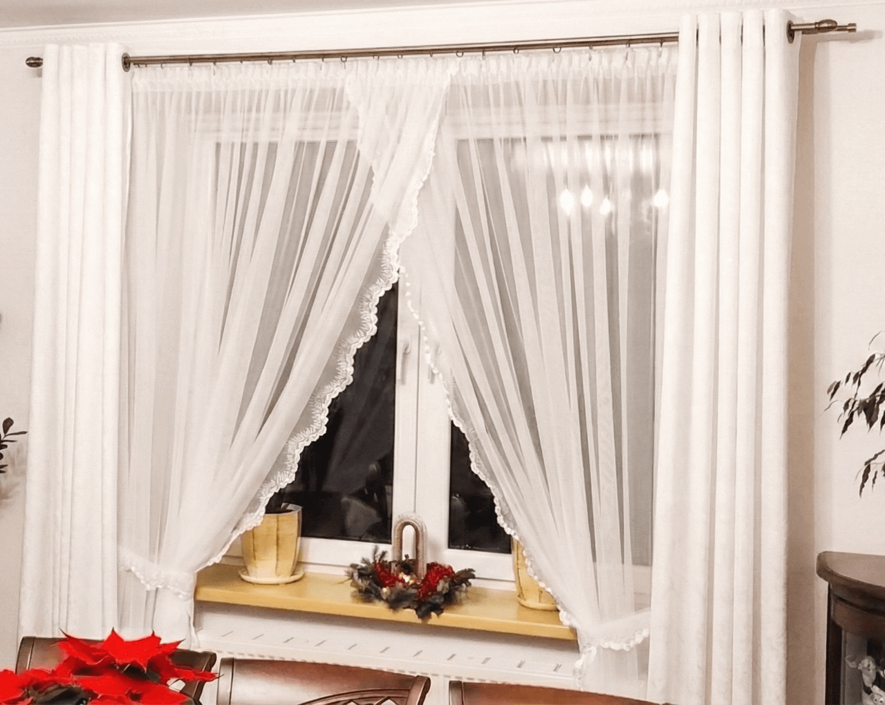 Salon Haft – Zasłony dekoracyjne Brzostek w ciepłych kolorach
